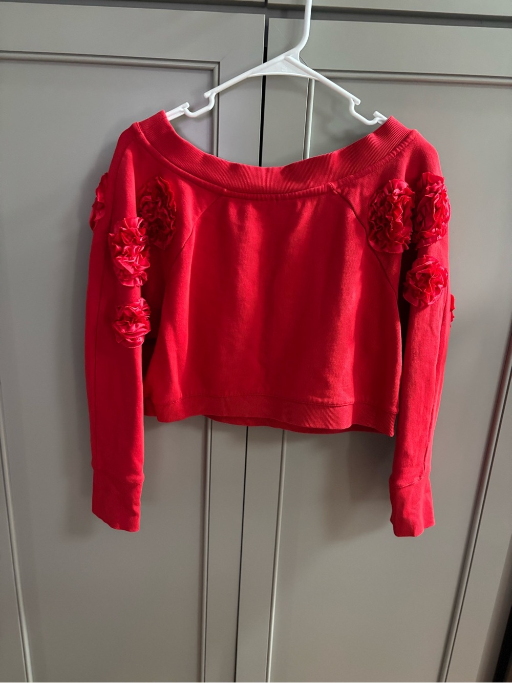 Maeve Anthropologie Cropped 3-D Floral Sweatshirt Red Small - Picture 6 of 6